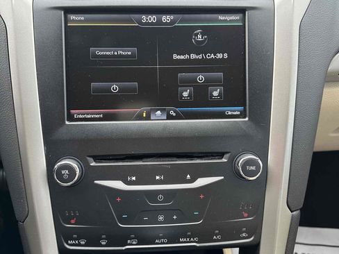 Used 2014 Ford Fusion SE w/ Equipment Group 202A image 14