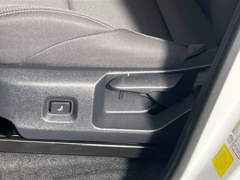 Used 2025 Toyota Tacoma SR5 image 15