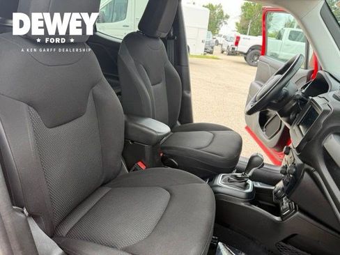 Used 2020 Jeep Renegade Altitude AWD/4WD image 33