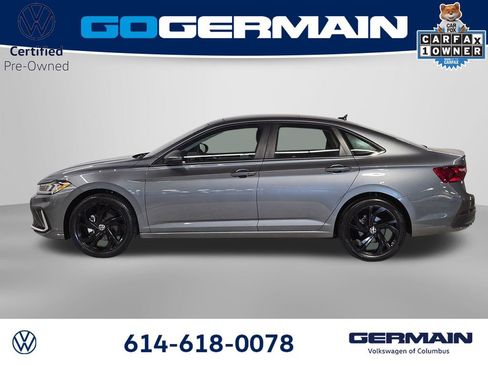 Used 2025 Volkswagen Jetta SE w/ Sunroof Package FWD image 11