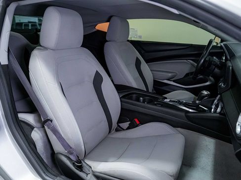 Used 2016 Chevrolet Camaro LT RWD image 17