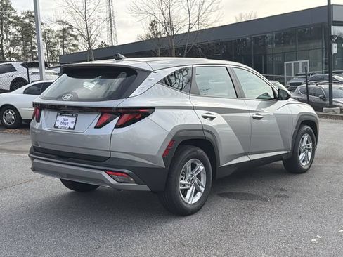 Certified 2026 Hyundai Tucson SE FWD image 7
