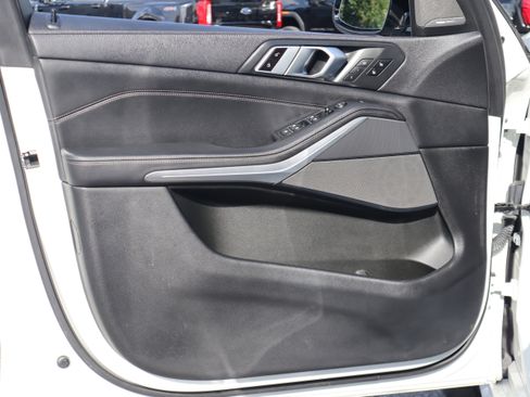 Used 2021 BMW X5 sDrive40i w/ M Sport Package RWD image 31
