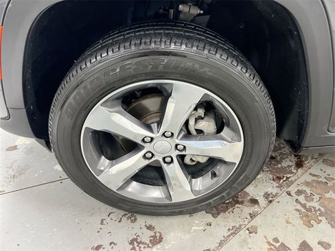 Used 2022 Jeep Grand Cherokee Limited image 26