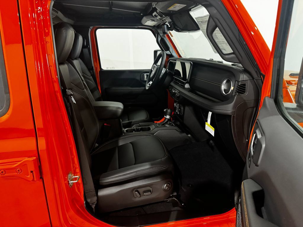 New 2026 Jeep Wrangler Unlimited Sahara AWD/4WD image 19