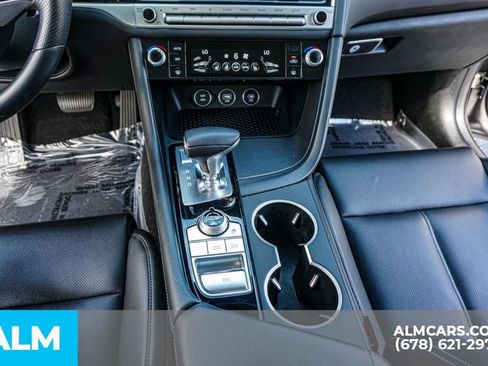 Used 2025 Genesis G70 2.5T AWD/4WD image 40