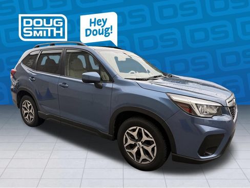 Used 2020 Subaru Forester Premium AWD/4WD image 6