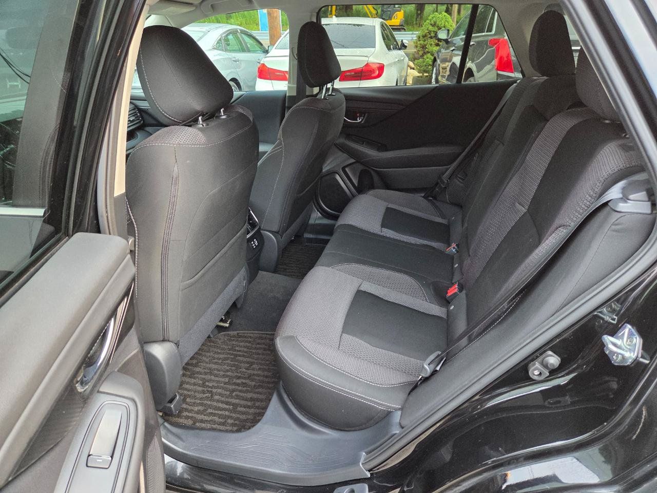Used 2023 Subaru Outback Premium AWD/4WD image 18