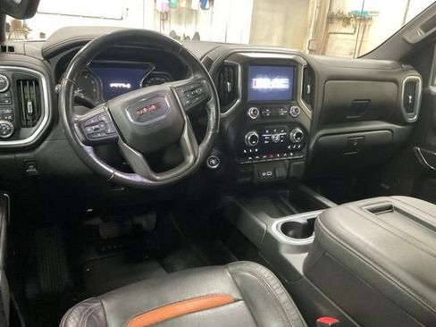Used 2022 GMC Sierra 1500 AT4 w/ Technology Package AWD/4WD image 10
