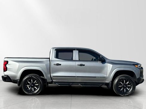 Used 2025 Chevrolet Colorado W/T image 2