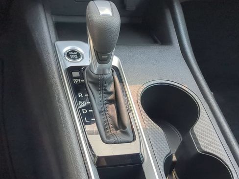 Used 2025 Nissan Altima 2.5 SV FWD image 19