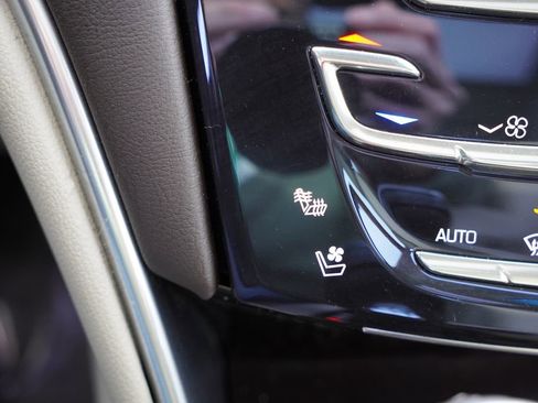 Used 2017 Cadillac XTS Luxury w/ Driver Awareness Package image 28