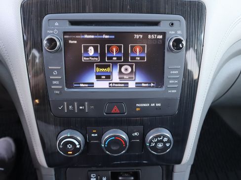 Used 2017 Chevrolet Traverse LT AWD/4WD image 24