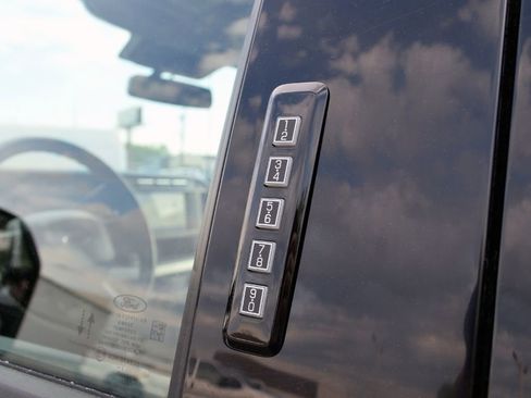 Used 2023 Ford F250 XLT AWD/4WD image 8