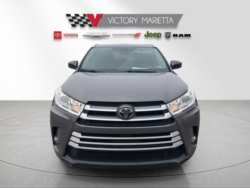 Used 2018 Toyota Highlander XLE image 2