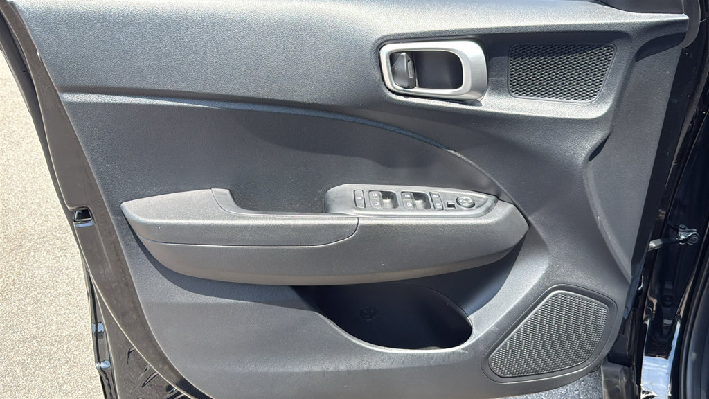 Used 2026 Hyundai Venue SEL FWD image 15