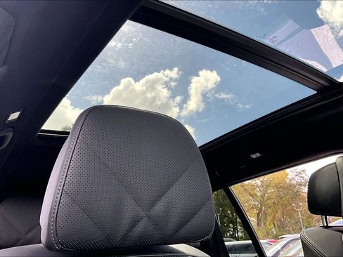 Used 2024 BMW X7 M60i image 27