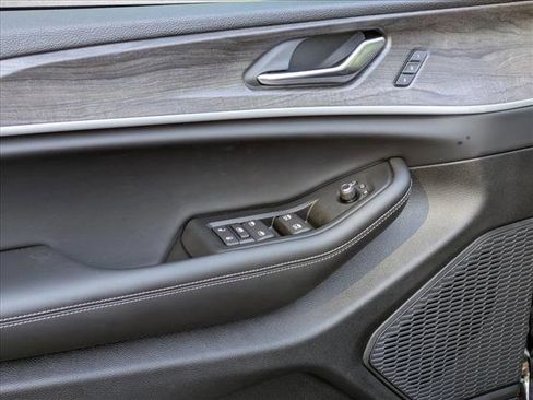 New 2025 Jeep Grand Cherokee L Limited image 17