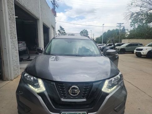 Used 2020 Nissan Rogue SV AWD/4WD image 3