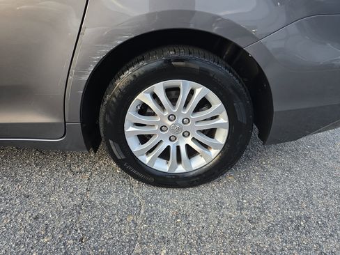 Used 2011 Toyota Sienna XLE image 36