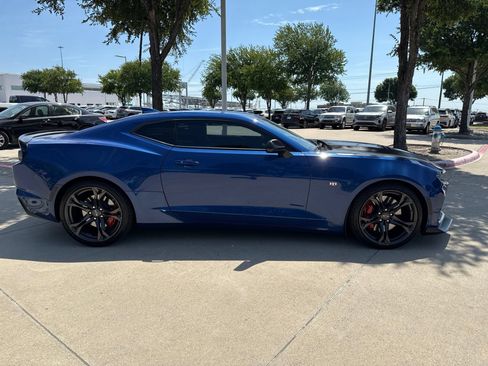 Used 2021 Chevrolet Camaro SS RWD image 2