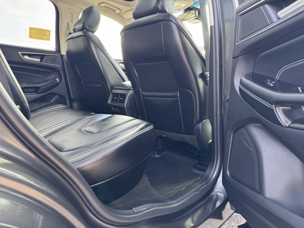 Used 2020 Ford Edge Titanium w/ Equipment Group 301A AWD/4WD image 33