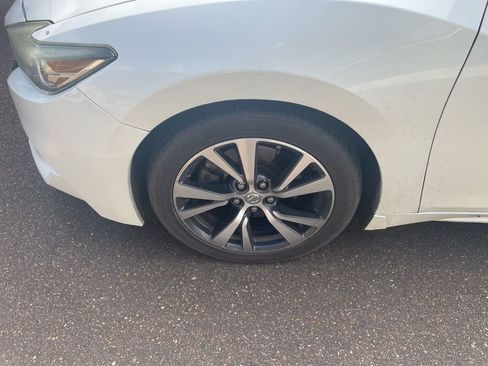 Used 2017 Nissan Maxima Platinum image 3