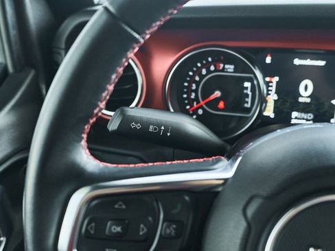 Used 2021 Jeep Wrangler Unlimited Rubicon image 36