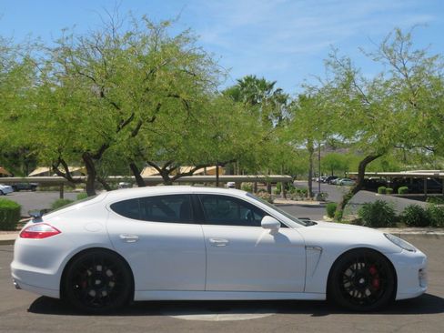 Used 2010 Porsche Panamera Turbo image 3