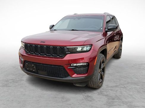 Used 2023 Jeep Grand Cherokee Limited w/ Black Appearance Package AWD/4WD image 4