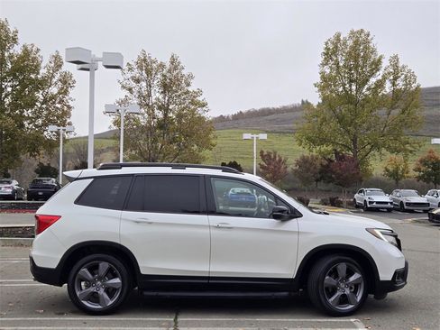 Used 2019 Honda Passport Touring image 3