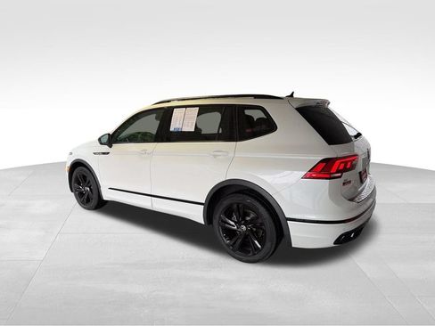 Certified 2023 Volkswagen Tiguan SE R-Line FWD image 5