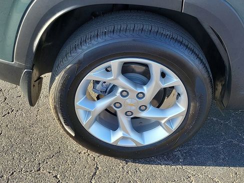 Used 2025 Chevrolet Trax LS w/ LS Convenience Package FWD image 7