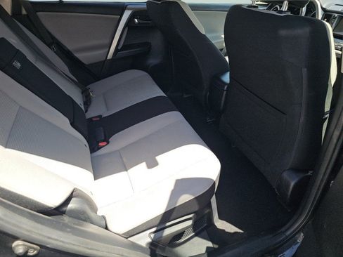 Used 2016 Toyota RAV4 XLE AWD/4WD image 5