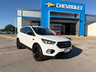 Used 2018 Ford Escape SE w/ SE Sport Appearance Package AWD/4WD video 1