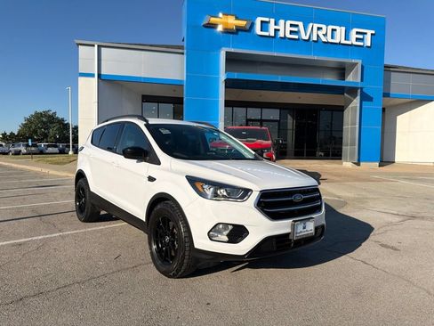 Used 2018 Ford Escape SE w/ SE Sport Appearance Package AWD/4WD image 1