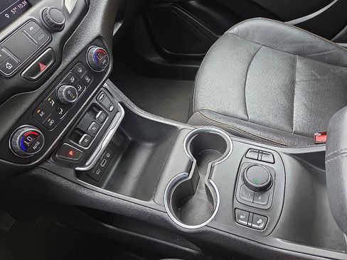 Certified 2020 GMC Terrain SLT FWD image 25