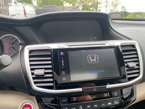 Used 2017 Honda Accord EX-L image 13