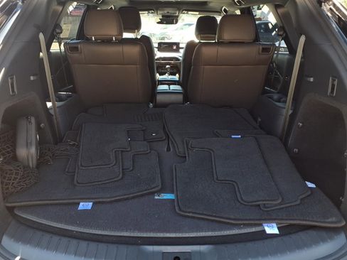 Used 2022 MAZDA CX-9 Signature image 6