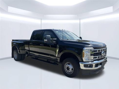 Used 2026 Ford F350 XLT AWD/4WD image 3