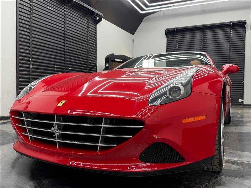 Used 2015 Ferrari California T RWD image 13