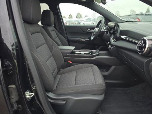 Used 2025 Chevrolet Equinox LT image 10