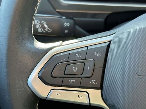 Used 2023 Volkswagen Tiguan SE image 23