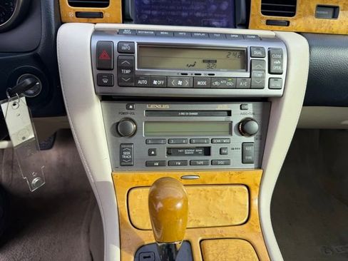 Used 2002 Lexus SC 430 Convertible image 22