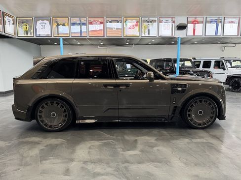 Used 2026 Rolls-Royce Cullinan AWD/4WD image 6