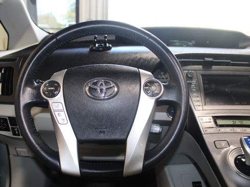 Used 2013 Toyota Prius Four w/ Deluxe Solar Roof Pkg image 12