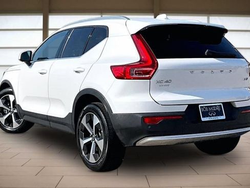 Used 2023 Volvo XC40 B5 Plus w/ Driver Assist Package AWD/4WD image 13