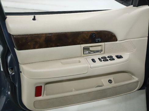 Used 2008 Mercury Grand Marquis GS image 19