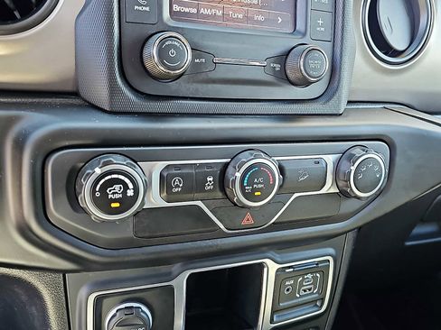 Used 2020 Jeep Wrangler Unlimited Sport AWD/4WD image 15