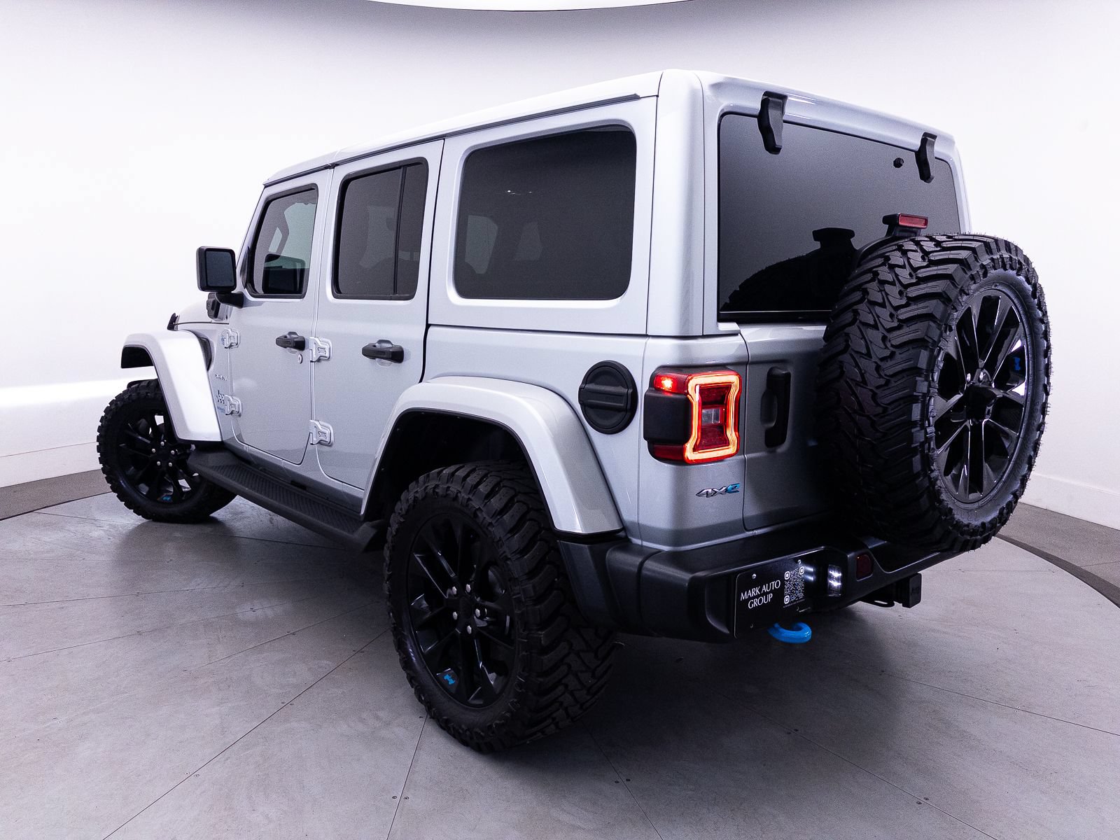 Used 2022 Jeep Wrangler Unlimited Sahara AWD/4WD image 4